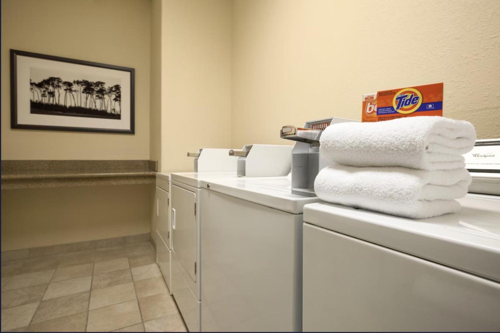 Harmony Inn & Suites 포트닷지 외부 사진