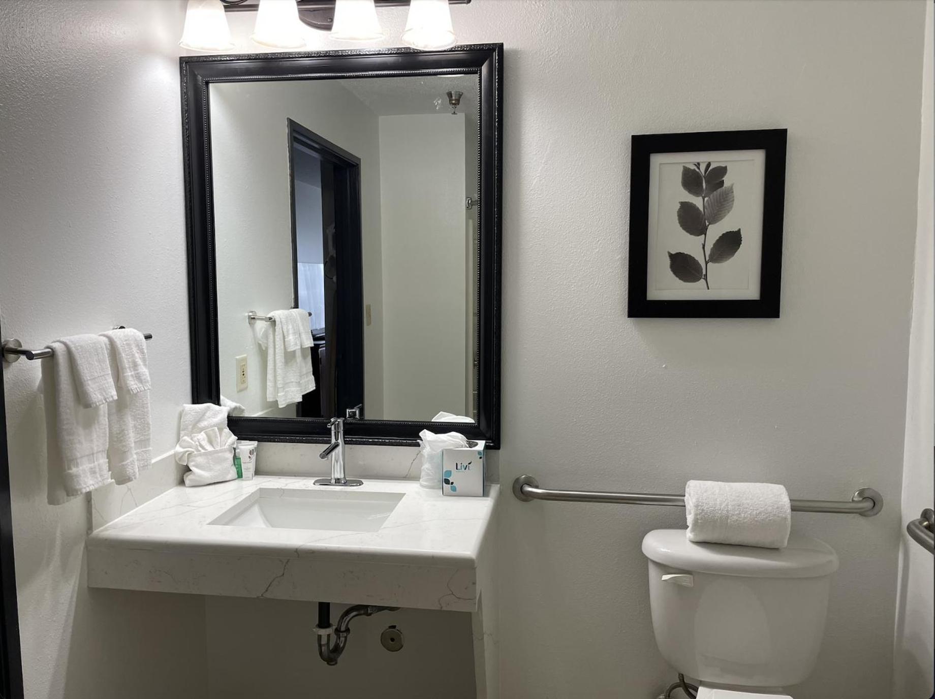 Harmony Inn & Suites 포트닷지 외부 사진